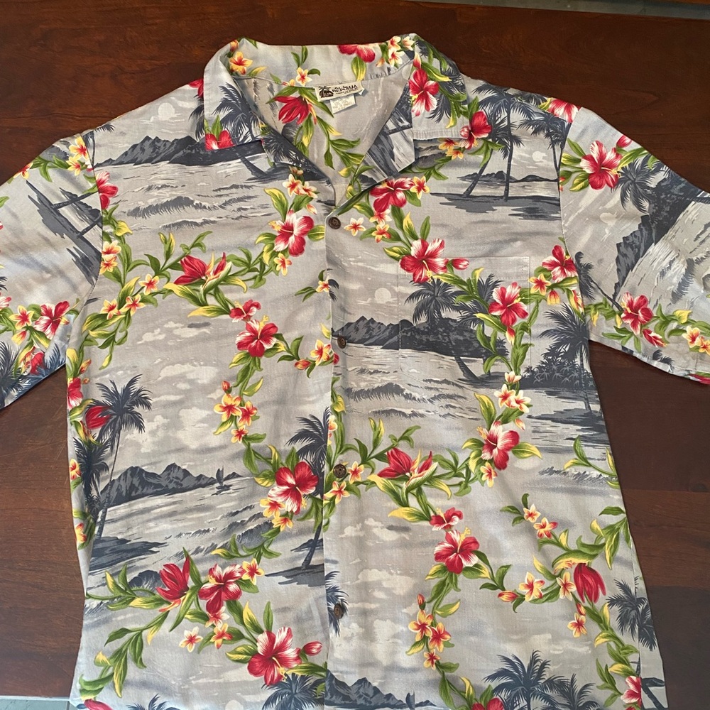 Bright floral Hawaiian men’s large shirt